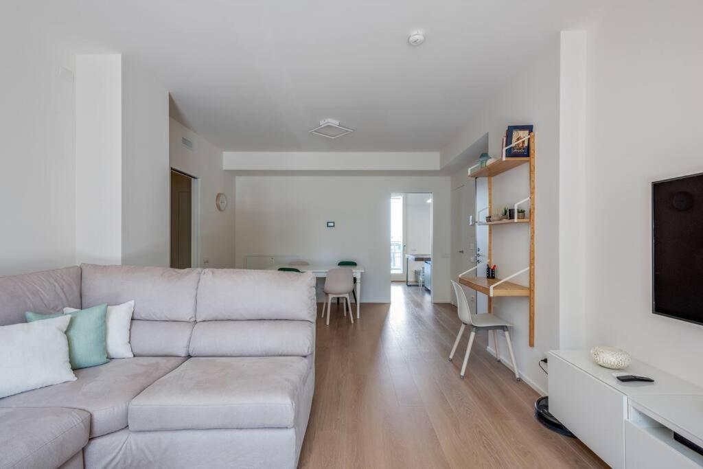 Easylife - Modern And Spacious Apt In Fiera City Life ミラノ エクステリア 写真