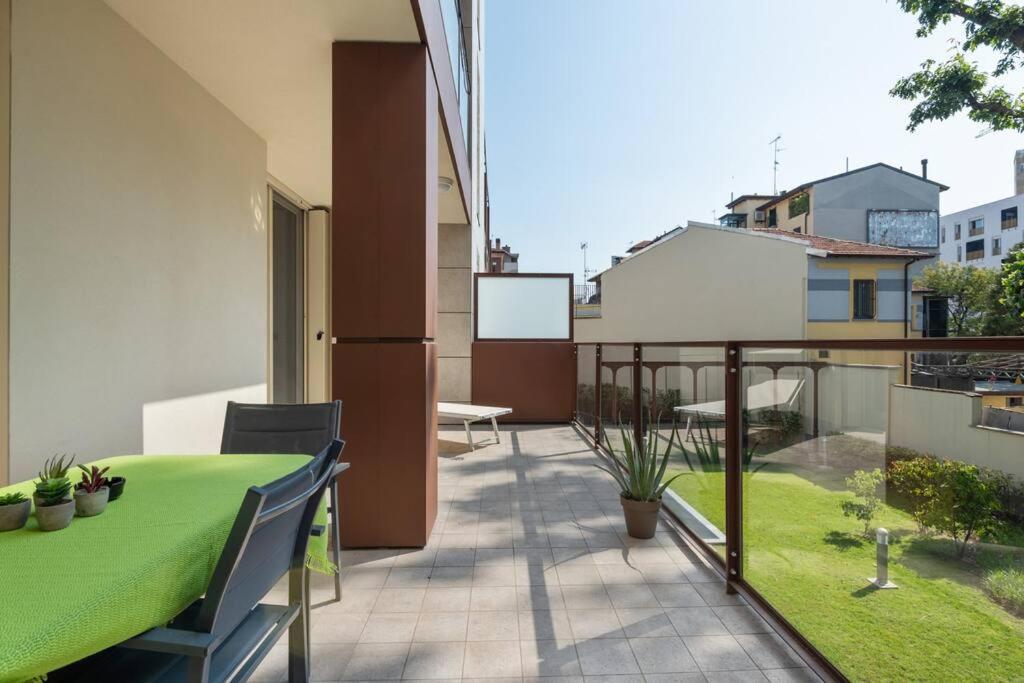 Easylife - Modern And Spacious Apt In Fiera City Life ミラノ エクステリア 写真