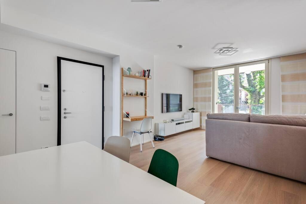 Easylife - Modern And Spacious Apt In Fiera City Life ミラノ エクステリア 写真